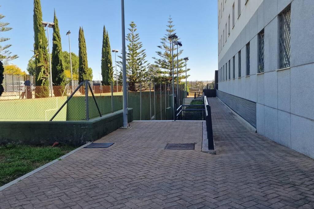 Apartment With Free Parking And Pool Bormujos Exterior foto