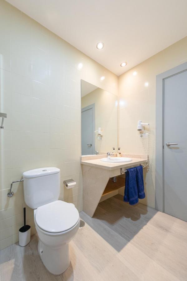 Apartment With Free Parking And Pool Bormujos Exterior foto