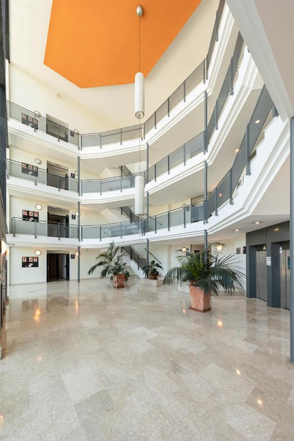 Apartment With Free Parking And Pool Bormujos Exterior foto